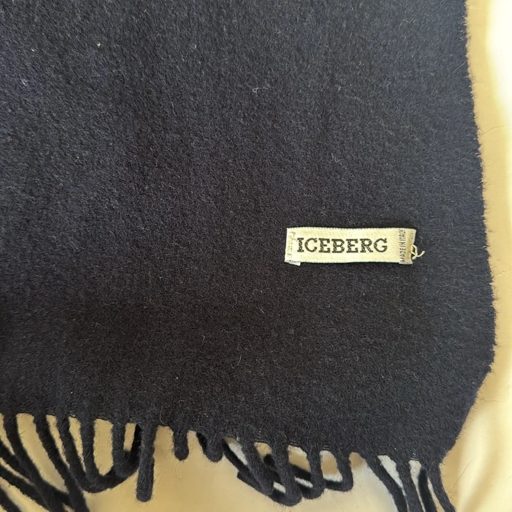 Vintage iceberg scarf